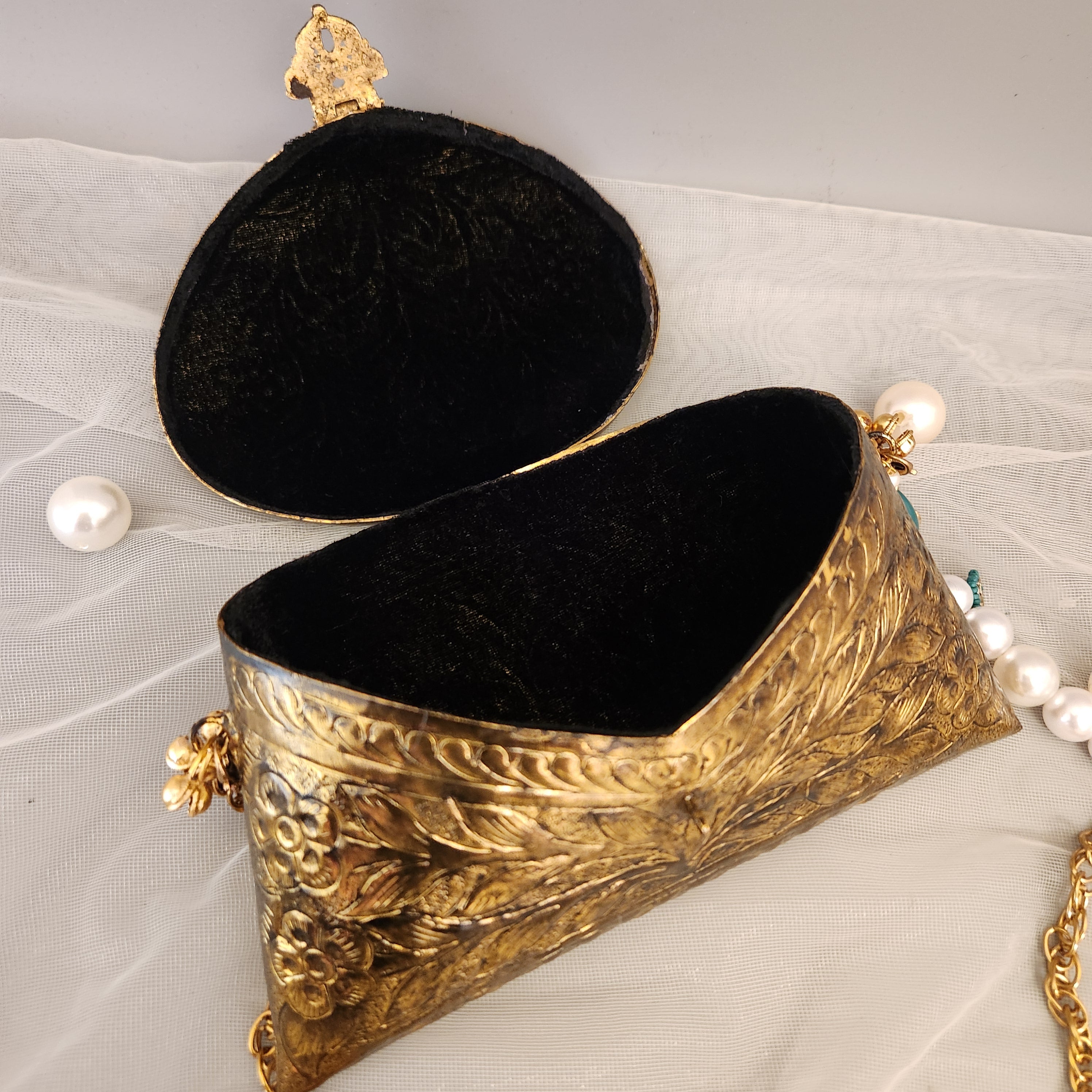 Antique Gold Royale Metal Clutch