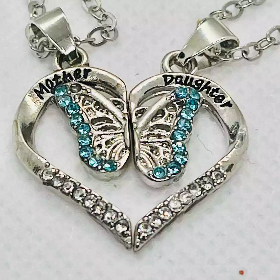 Ledesara Mother-Daughter Heart Chain