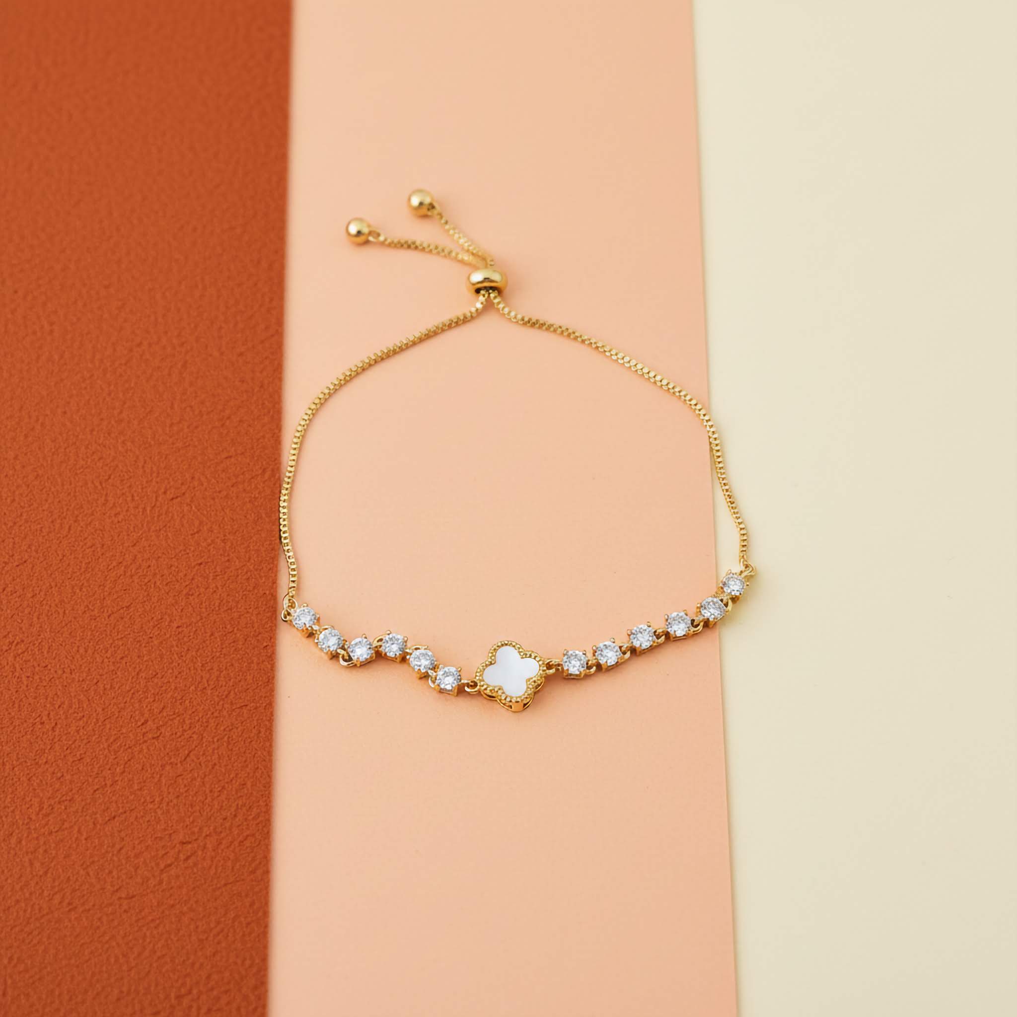 Twilight Clover Spark Bracelet | Elegant 18K Gold Plated Jewelry