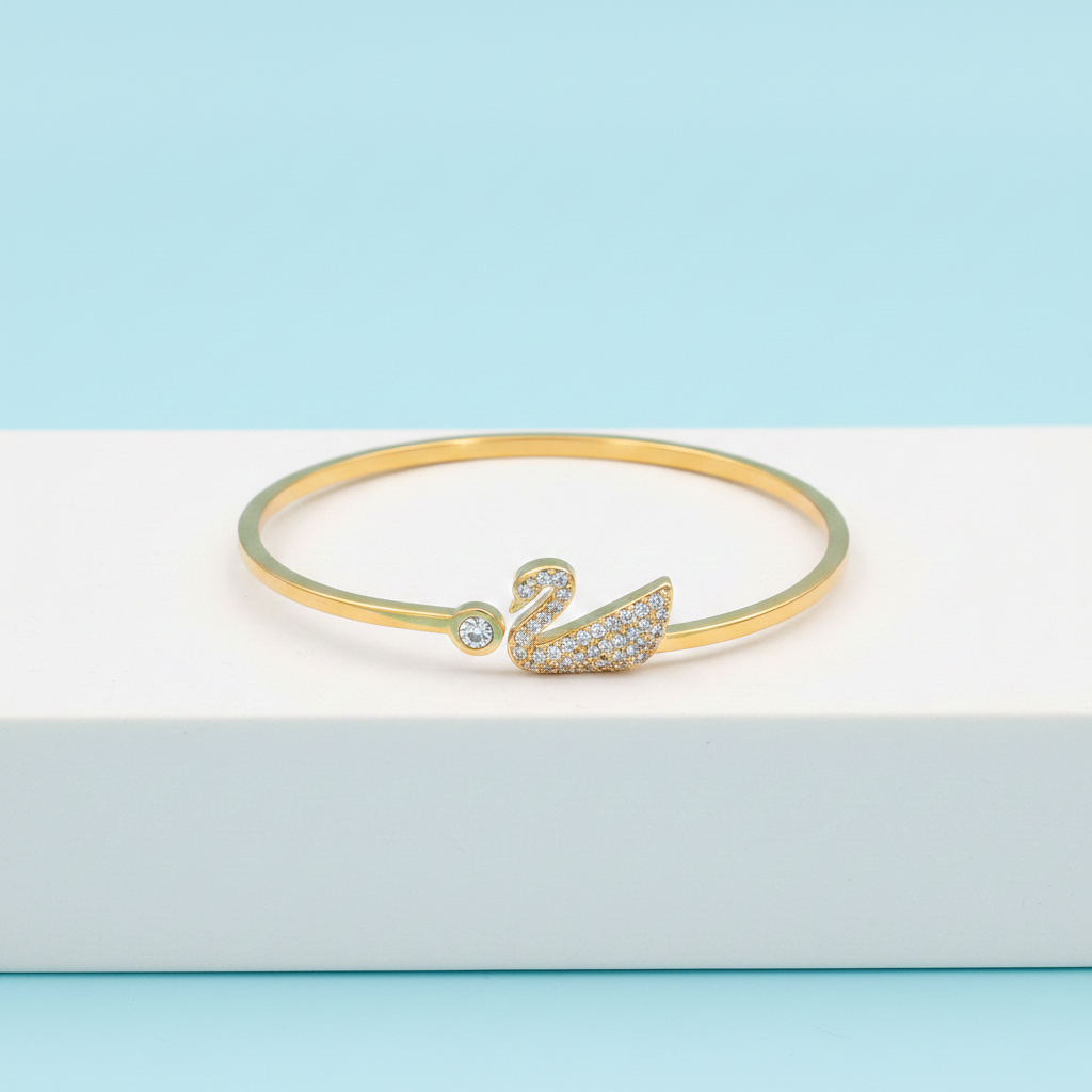 Swan Éclat Gold Bangle