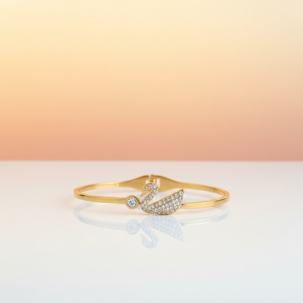 Swan Éclat Gold Bangle